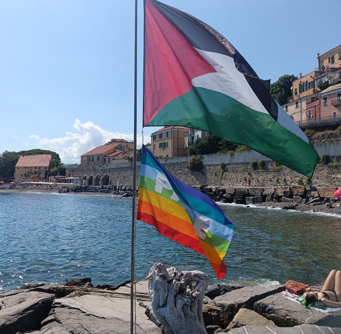 A Cervo sventola la bandiera palestinese A Cervo sventola la bandiera palestinese