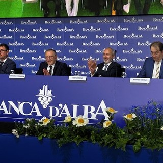 Banca d’Alba, in scena l’assemblea dei grandi numeri: più che un istituto di credito, una comunità (foto) Banca d’Alba, in scena l’assemblea dei grandi numeri: più che un istituto di credito, una comunità (foto)