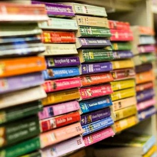 Un baratto di libri contro il caro-scuola: il 'Collettivo Spiraglio Imperiese' lancia l'iniziativa solidale