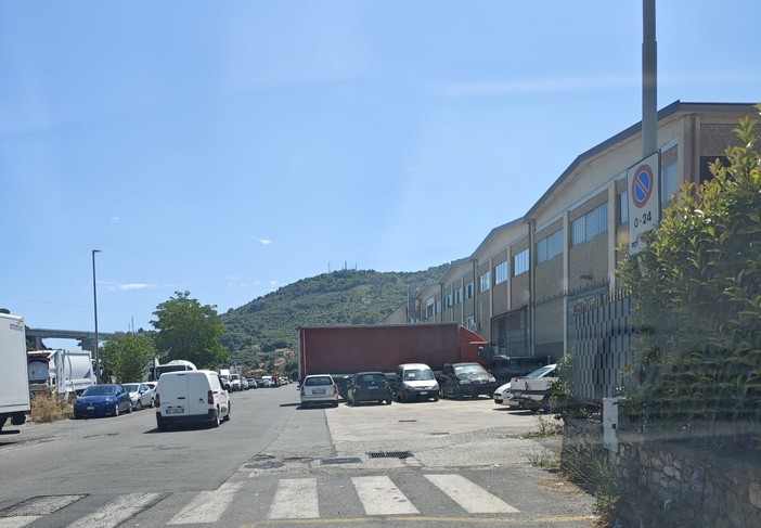 TIR a Barcheto, la protesta dei residenti: “No a soluzioni improvvisate, porteremo petizione in Prefettura”