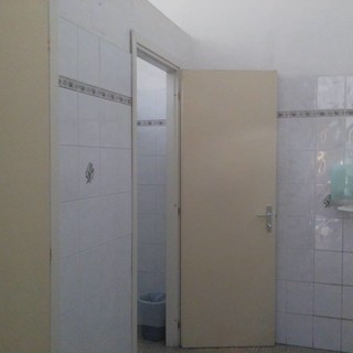 Imperia: l'amministrazione stanzia 70mila euro per ristrutturare i due bagni al primo piano del comune. Consigliere di minoranza chiede di visionare il progetto