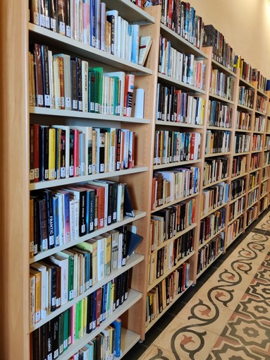 Libri 'da asporto' alla biblioteca Novaro di Diano Marina: ritorna il servizio per la zona rossa