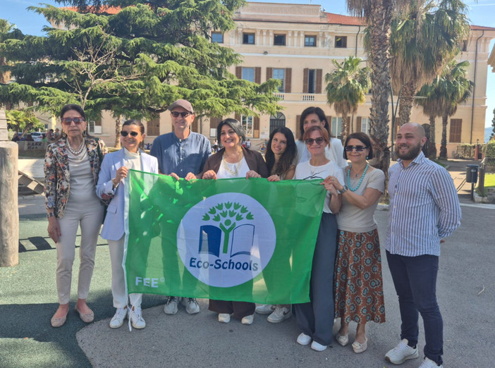 Eco-Schools, nuova Bandiera Verde per l'Istituto Littardi di Imperia Eco-Schools, nuova Bandiera Verde per l'Istituto Littardi di Imperia