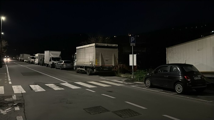 Barcheto, abitanti e artigiani esasperati: "Moto lanciate a tutta velocità e multe a noi residenti" Barcheto, abitanti e artigiani esasperati: "Moto lanciate a tutta velocità e multe a noi residenti"