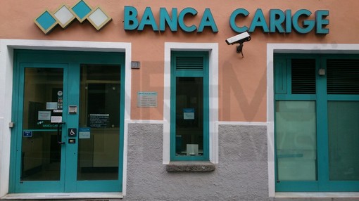 Carige: titolo dell'Istituto Bancario ligure sospeso in Borsa in attesa delle "decisioni importanti" Carige: titolo dell'Istituto Bancario ligure sospeso in Borsa in attesa delle "decisioni importanti"