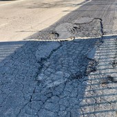 Strade dissestate, un cittadino si rivolge al sindaco: "Non è una città civile” Strade dissestate, un cittadino si rivolge al sindaco: "Non è una città civile”