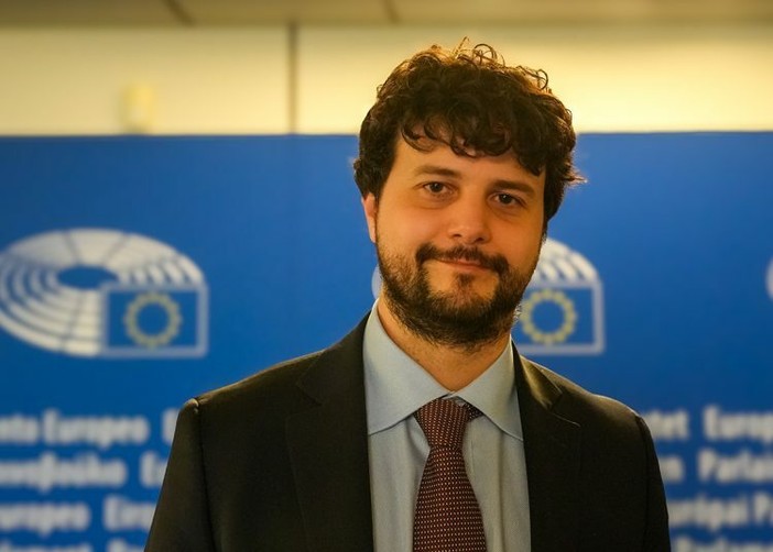 Brando Benifei, padre dell’AI Act europeo lancia l'appuntamento annuale sull’algoretica Brando Benifei, padre dell’AI Act europeo lancia l'appuntamento annuale sull’algoretica