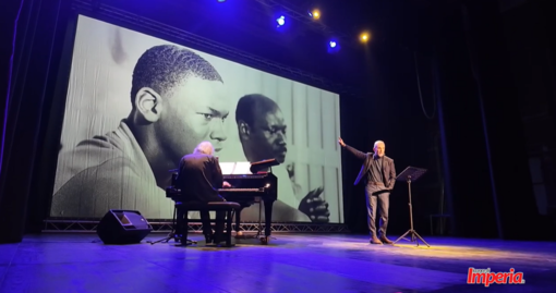 Un momento dello spettacolo Un momento dello spettacolo