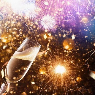 Capodanno 2026, la Riviera dei Fiori accende la notte di San Silvestro con eventi, spettacoli e piazze in festa