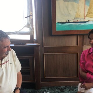 Santo Stefano al Mare: Beatrice Parodi in una 'chiacchierata' con il consigliere Donato Piccirilli (Video)