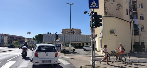 A Borgo San Moro si accende il semaforo per la navetta a guida autonoma A Borgo San Moro si accende il semaforo per la navetta a guida autonoma