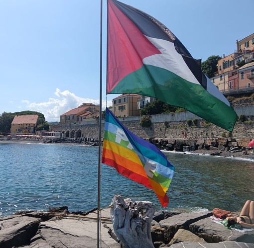 A Cervo sventola la bandiera palestinese A Cervo sventola la bandiera palestinese