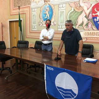 Il sindaco Chiappori e il vicesindaco Za Garibaldi durante la cerimonia del 2020