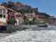 Mareggiata tra Borgo Foce e Borgo Cappuccini: onde spettacolari si infrangono sulla costa (Video)