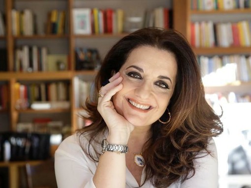 Catena Fiorello ospite a Diano Marina della rassegna 'Due Parole in Riva al Mare' Catena Fiorello ospite a Diano Marina della rassegna 'Due Parole in Riva al Mare'