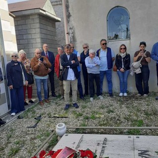 Alessandro Natta, il comunista gentile che guidò il PCI. Il ricordo nel cimitero di Oneglia