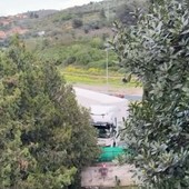 Parcheggio camion a Barcheto: un esperimento fallito che continua a creare pericoli