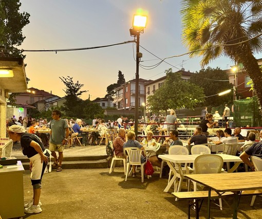 Serata danzante all'Us. Caramagna con lumache alla ligure animata dall’orchestra Giacomo Mirage Serata danzante all'Us. Caramagna con lumache alla ligure animata dall’orchestra Giacomo Mirage