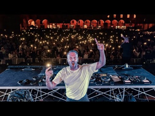 Il Villaggio delle Vele d’Epoca si trasforma in una discoteca con il dj Cristian Marchi