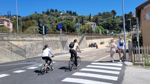 L'assenza di bagni pubblici sulla Ciclabile scatena la polemica, Bracco: &quot;Sta diventando una latrina&quot;