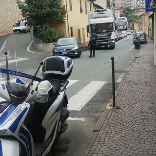 IL PUNTO. Imperia, basta un incidente a Castelvecchio per paralizzare il traffico: ora serve un vero Piano della viabilità