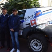 Il pilota dianese Luciano Carcheri con Fabrizia Pons alla Dakar: la presentazione al Casinò