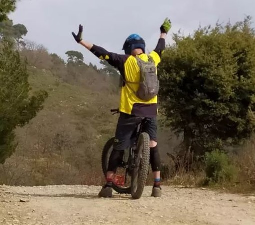 Imperia, il gesto d'amore di Andrea e Anna: attivata una raccolta fondi per Cesare, biker affetto dalla malattia di Huntington