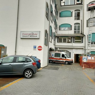 L'esterno della clinica sant'Anna dove è ricoverato il giovane