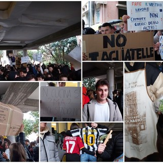 Imperia, la protesta degli studenti del Vieusseux dopo il commento sessista del preside Auricchia (foto e video)