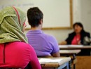 Il Circolo Acli di Caramagna insegna l'italiano per l'integrazione degli stranieri nella comunità locale Il Circolo Acli di Caramagna insegna l'italiano per l'integrazione degli stranieri nella comunità locale