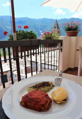 Cosio d’Arroscia: da Cadò per provare la cucina della nonna con un tocco di modernità Cosio d’Arroscia: da Cadò per provare la cucina della nonna con un tocco di modernità