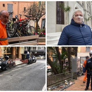 Imperia, biciclette abbandonate in piazza Bianchi rimosse dalla polizia locale. Gagliano: &quot;La nostra task force prosegue nell'azione di ripristino del decoro urbano&quot; (foto)