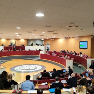 Regione, la giunta Bucci entra in carica: il consiglio cambia volto tra le polemiche Regione, la giunta Bucci entra in carica: il consiglio cambia volto tra le polemiche