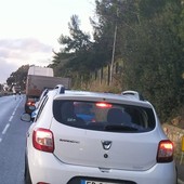 Caos traffico sull'Aurelia, il cantiere per la posa dell'asfalto raggiunge Santo Stefano al Mare Caos traffico sull'Aurelia, il cantiere per la posa dell'asfalto raggiunge Santo Stefano al Mare