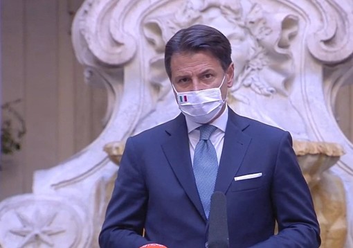 Coronavirus, nuovo Dpcm: prevale la 'linea dura' del Governo: dal 20 dicembre vietati gli spostamenti tra le Regioni e a tavola massimo in 10: 'scontro' sui ricongiungimenti familiari Coronavirus, nuovo Dpcm: prevale la 'linea dura' del Governo: dal 20 dicembre vietati gli spostamenti tra le Regioni e a tavola massimo in 10: 'scontro' sui ricongiungimenti familiari