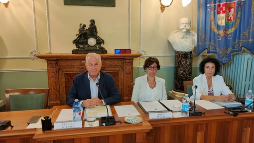 Emergenza idrica, Scajola: "Il sistema ha retto grazie alla solidarietà". Ma nel mirino rimane Rivieracqua Emergenza idrica, Scajola: "Il sistema ha retto grazie alla solidarietà". Ma nel mirino rimane Rivieracqua