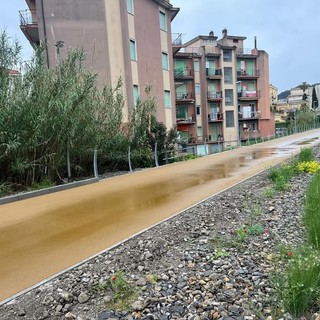 A Diano Marina la pista ciclabile che diventa una piscina