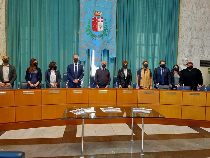 Imperia, l'amministrazione è a metà mandato, Scajola: "Porto turistico potrà essere il nostro casinò, sul turismo obiettivo 500 mila presenze" (video) Imperia, l'amministrazione è a metà mandato, Scajola: "Porto turistico potrà essere il nostro casinò, sul turismo obiettivo 500 mila presenze" (video)