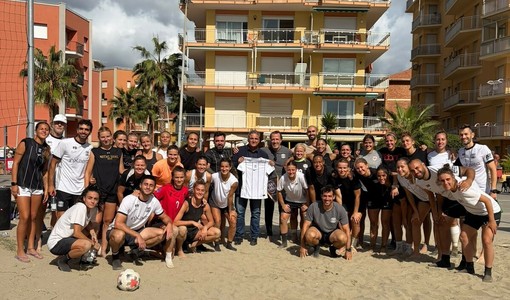 Il Como Women sceglie San Bartolomeo: allenamenti in spiaggia per le ragazze Il Como Women sceglie San Bartolomeo: allenamenti in spiaggia per le ragazze