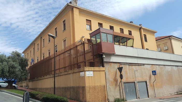 Gli studenti delle carceri di Sanremo e Imperia concludono il percorso didattico grazie alle nuove tecnologie Gli studenti delle carceri di Sanremo e Imperia concludono il percorso didattico grazie alle nuove tecnologie