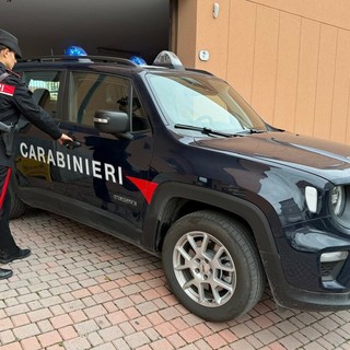 Diano Marina, litiga con il fratello poi aggredisce i carabinieri: arrestato un ventinovenne
