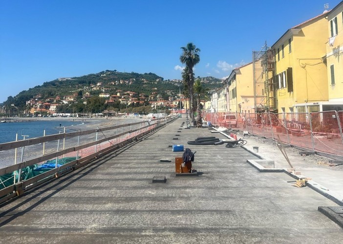 Passeggiata di Borgo Prino, altri 141 mila euro. Palazzo civico spiega: "Migliorie necessarie per un’opera duratura"