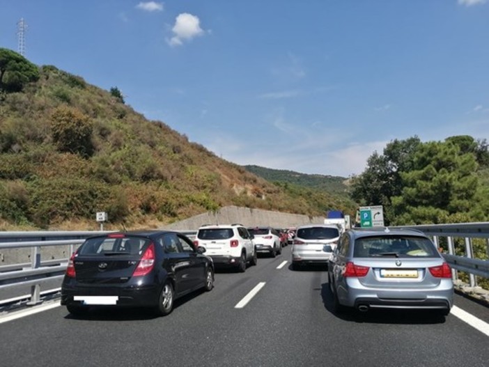 Pasquetta, code in autostrada: traffico intenso sulla A10