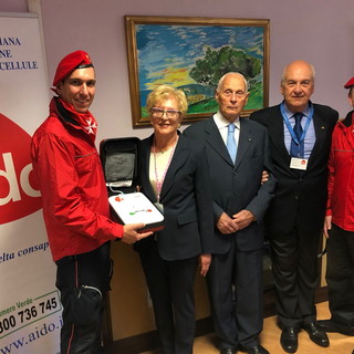Aido dona defibrillatore al Corpo Italiano di Soccorso Ordine di Malta e Associazione Arcieri e Rugby (foto)