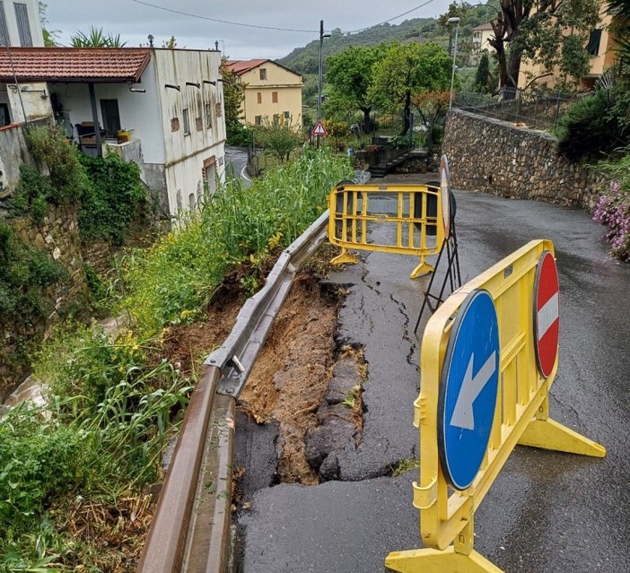 Maltempo, cede l'asfalto in via San Benedetto ad Artallo