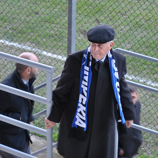 Scajola in tribuna al "Ciccione"  si è impegnato a salvare il club dal naufragio (Foto Fantomas)