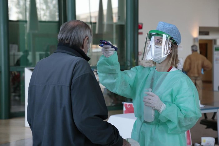Coronavirus: la pandemia rallenta anche nella nostra provincia, cala la pressione su ospedali e pronto soccorso