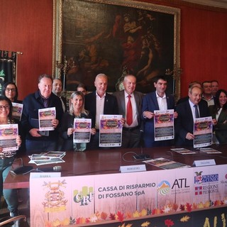 Qualche momento della presentazione della 25ª rassegna di "Coloratissimo autunno" a Fossano Qualche momento della presentazione della 25ª rassegna di "Coloratissimo autunno" a Fossano
