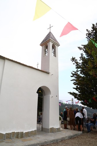 Pontedassio, nuova vita per la chiesetta di San Bernardo: la solidarietà permette il recupero di questo piccolo 'gioiello' della valle Impero (foto)