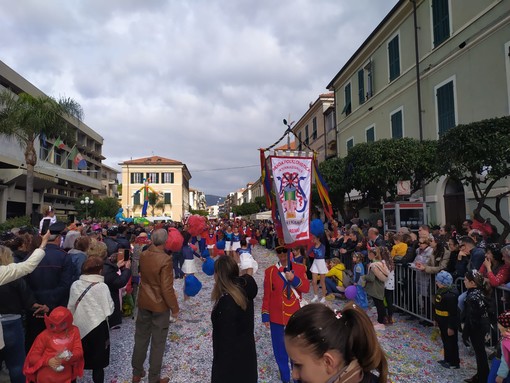 Carnevale di Diano Marina, la sfilata dei carri allegorici è anticipata alle 11